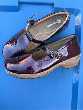 Womens Patent T-Strap Mary Jane Shoes - Deep Burgundy USA size 10